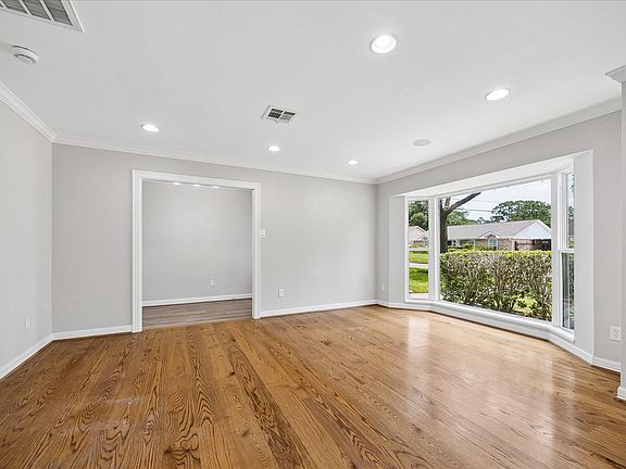 5th image of 1134 Thornton Rd