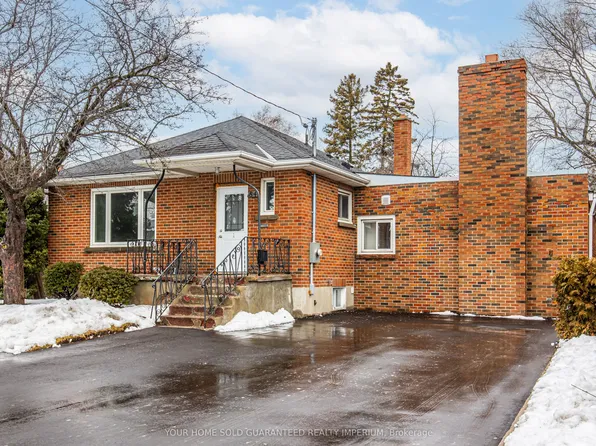 84 Taunton Rd W #3, Oshawa, ON L1G 3T2