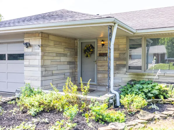 1203 N Riley Rd, Muncie, IN 47304