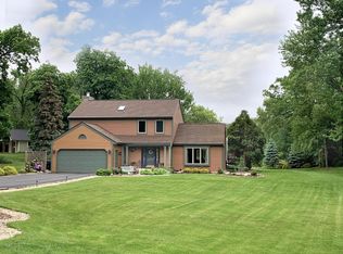 43W496 Thornapple Tree Rd, Sugar Grove, IL 60554