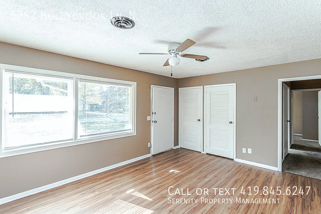 Cozy Up in Your New Home This Fall! 3BR Sylvania Home! — Photo 3