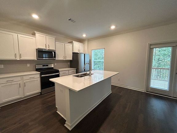 3rd image of 395 Rock Terrace Dr