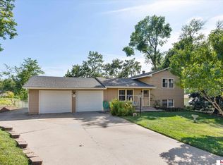 2103 Lindyview Ln, Bellevue, NE 68005