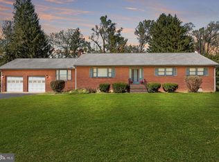 636 Montgomery Woods Dr, Hockessin, DE