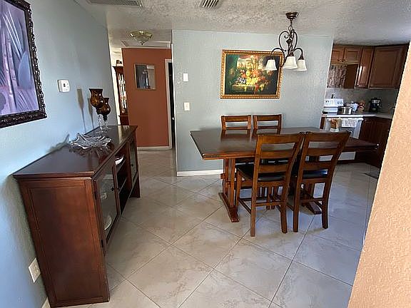 Dining/kitchen area