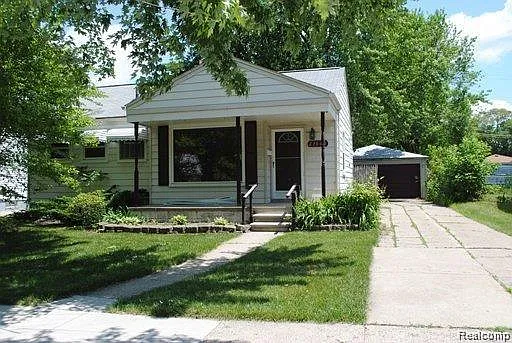 3 bed, 1.0 bath, 1000 sqft, $1,200 — Photo 1