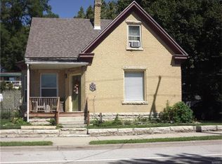 406 E Main St, Grafton, IL 62037