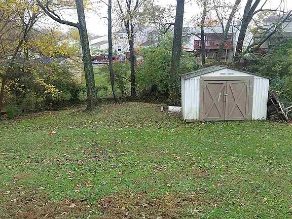 3rd image of 6039 Belair Dr