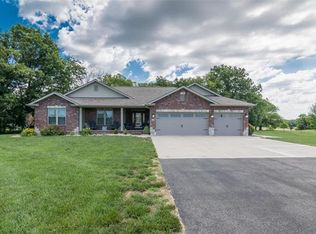 108 Ridge Crossing Ln, Troy, IL 62294