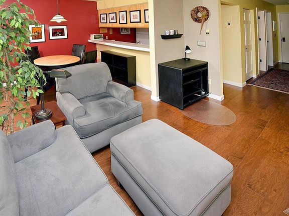 5th image of 264 Eagle Dr #507