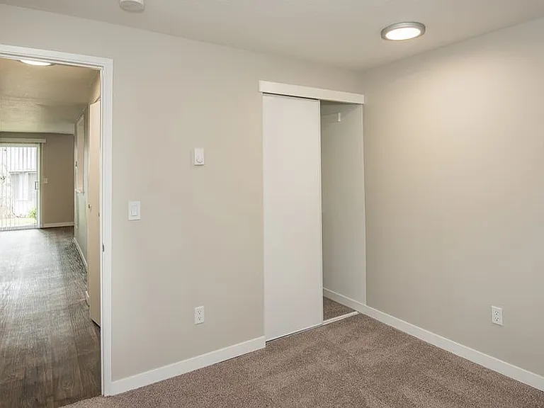 Township Eastside — Photo 13