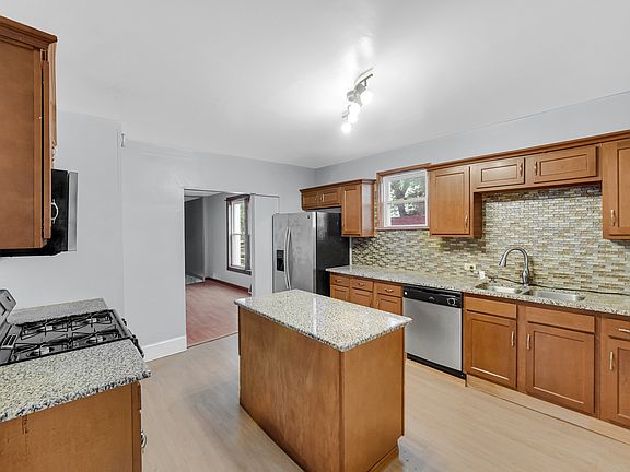 2nd image of 505 154th Pl
