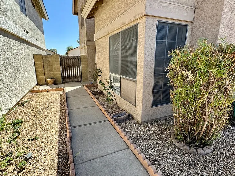 6319 W Townley Ave — Photo 3