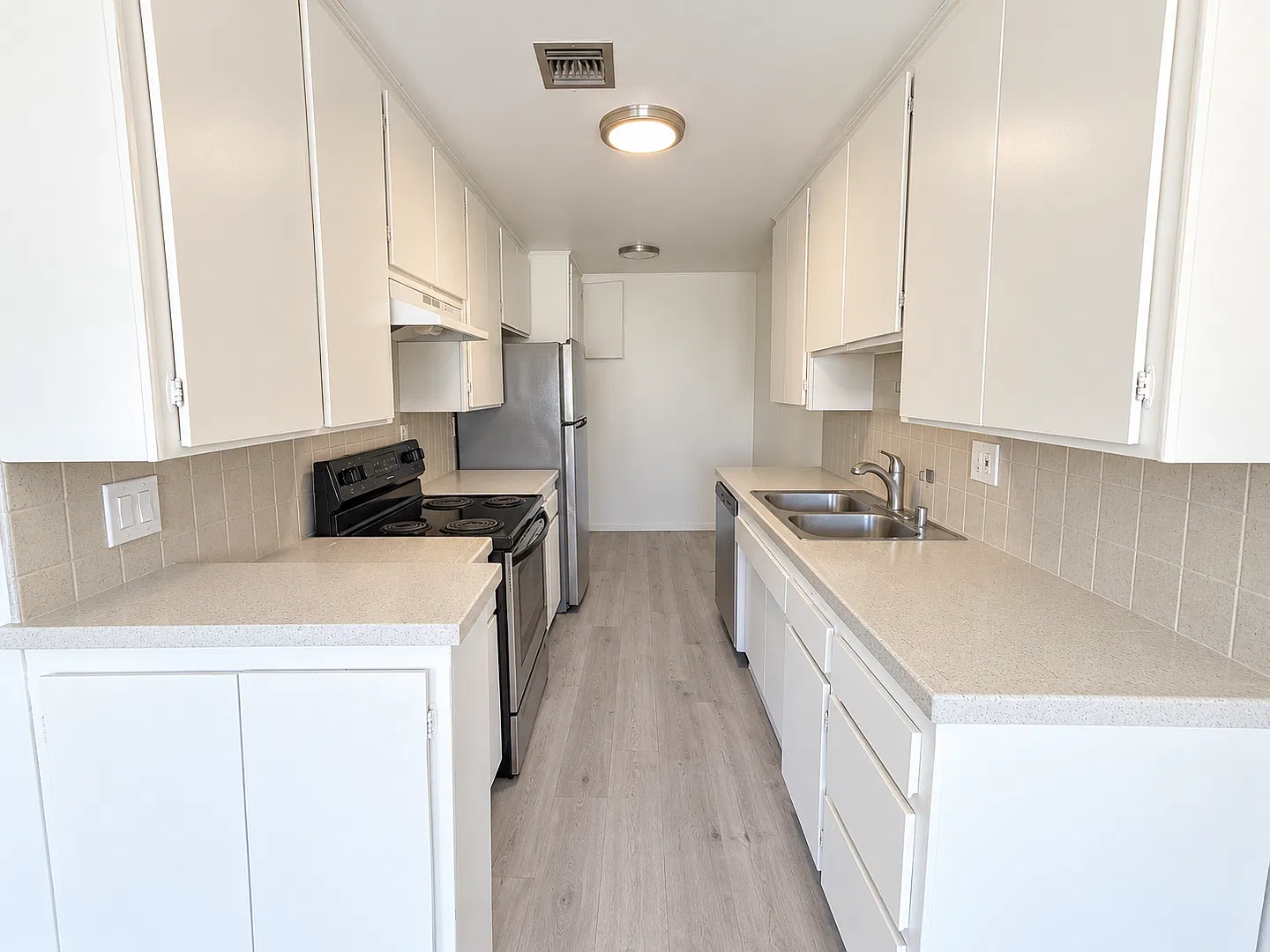 650 Westbourne Drive — Photo 3