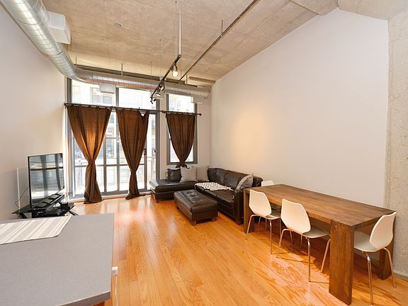 4th image of 900 N Kingsbury St APT 811