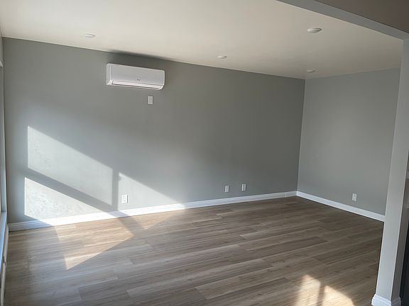2nd image of 4327 Lankershim Blvd APT 5