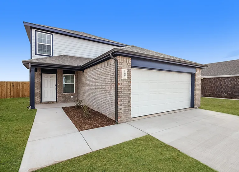 2001 Malus Way — Photo 3