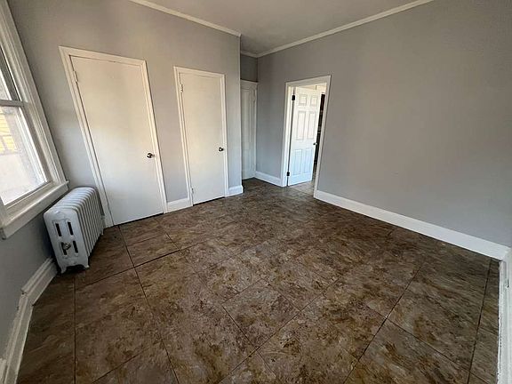 3rd image of 369 Fair St APT 2