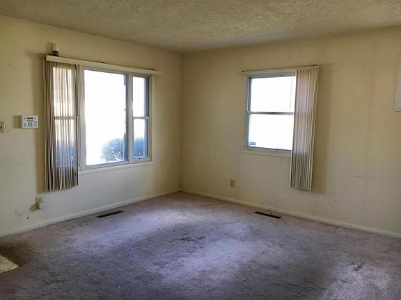 4th image of 2045 Penrose Dr