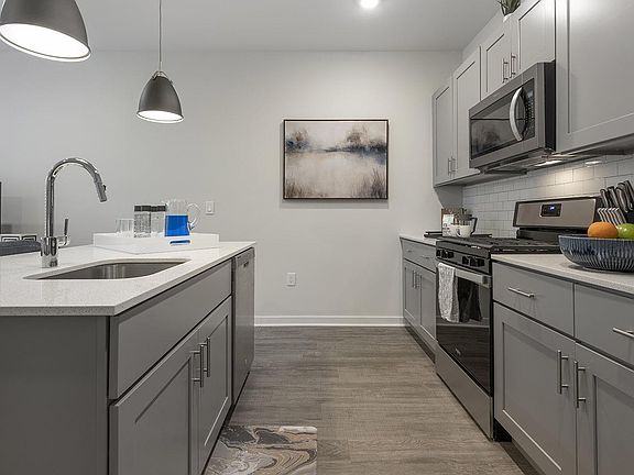 3rd image of 2300 Reservoir Ave #6bb7wvs2s