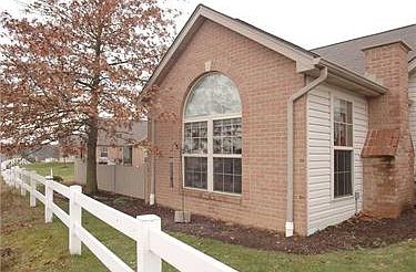 1st image of 120 Carriage Dr
