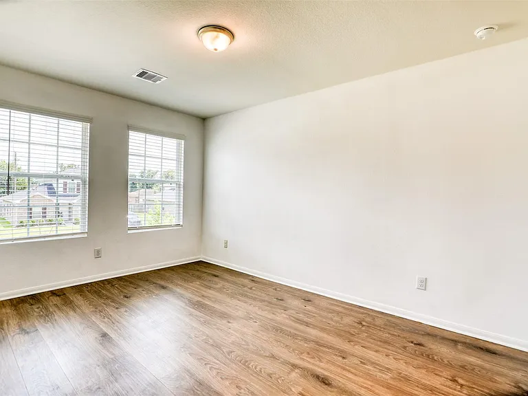 407 Magnolia St — Photo 26
