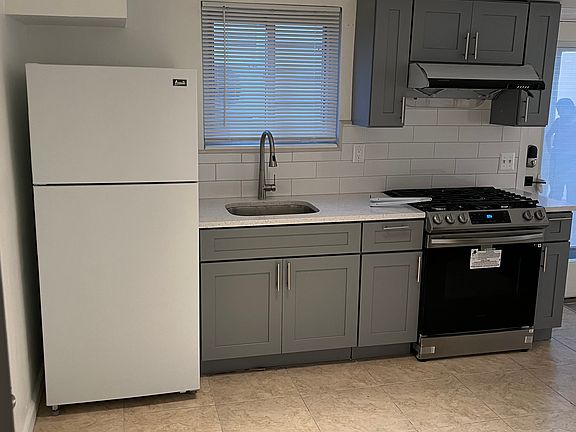 3rd image of 402 Nome Ave #1