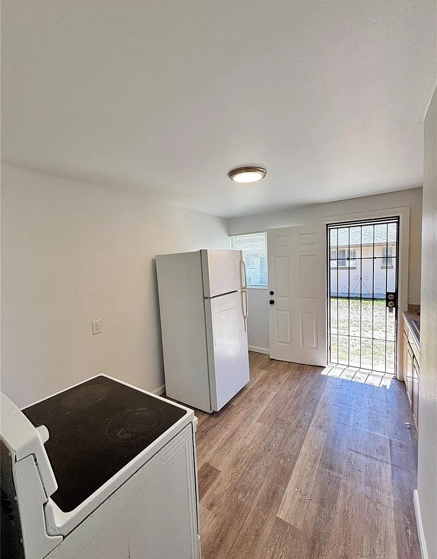 2 bed, 1.0 bath, 950 sqft, $1,099 — Photo 4