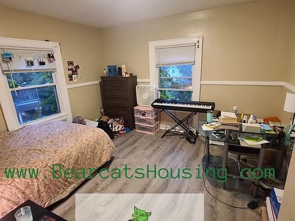 5th image of 109 Chestnut St #1