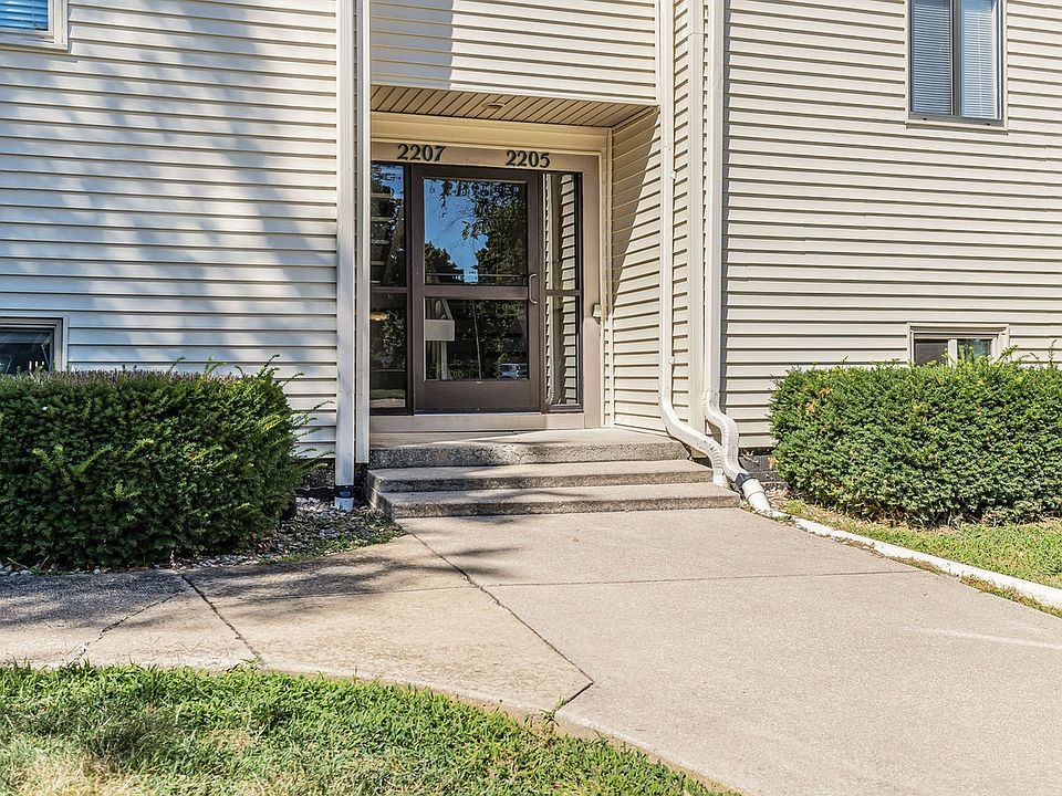 1st image of 2205 Melrose Dr APT C