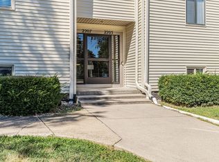 2205 Melrose Dr APT C, Champaign, IL