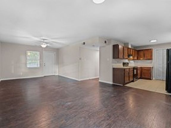 2nd image of 713 Grantland Dr