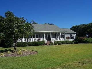 1st image of 606 E Oak Island Dr