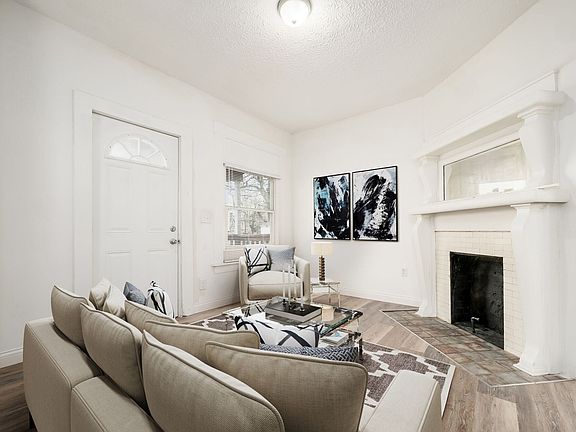 3rd image of 409 E Markison Ave #C