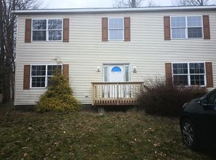 494 Country Place Dr, Tobyhanna, PA