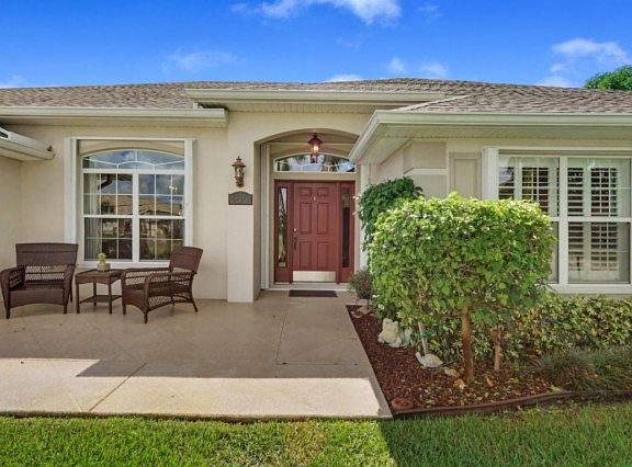 4th image of 986 SW Jacqueline Ave