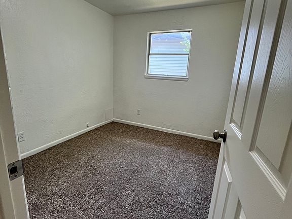 4th image of 2708 SW 60th St