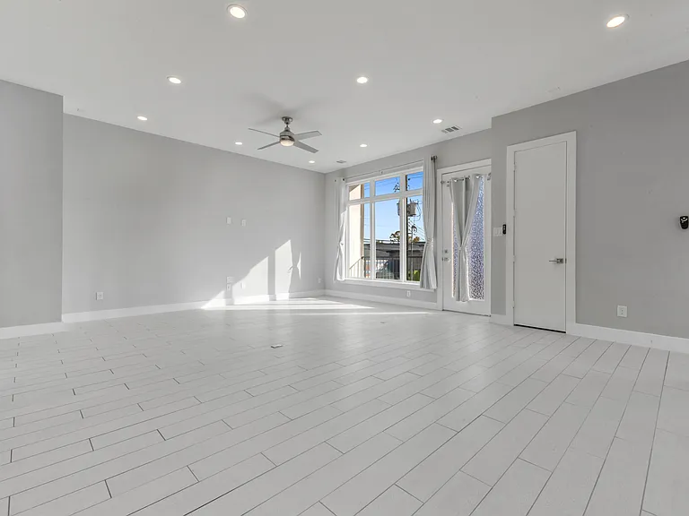 6106 Clarkson Ln #D — Photo 11