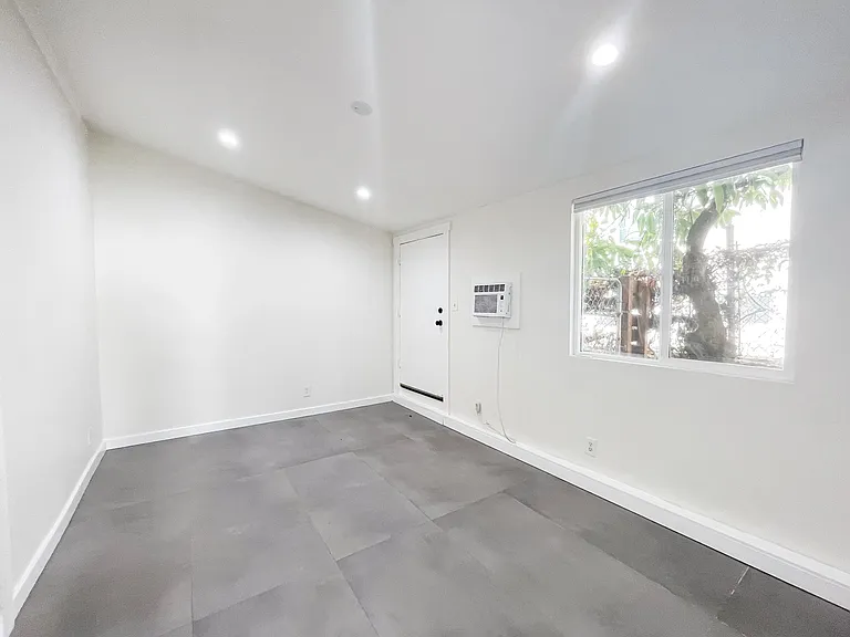 4917 Baltimore St #1/2 — Photo 6