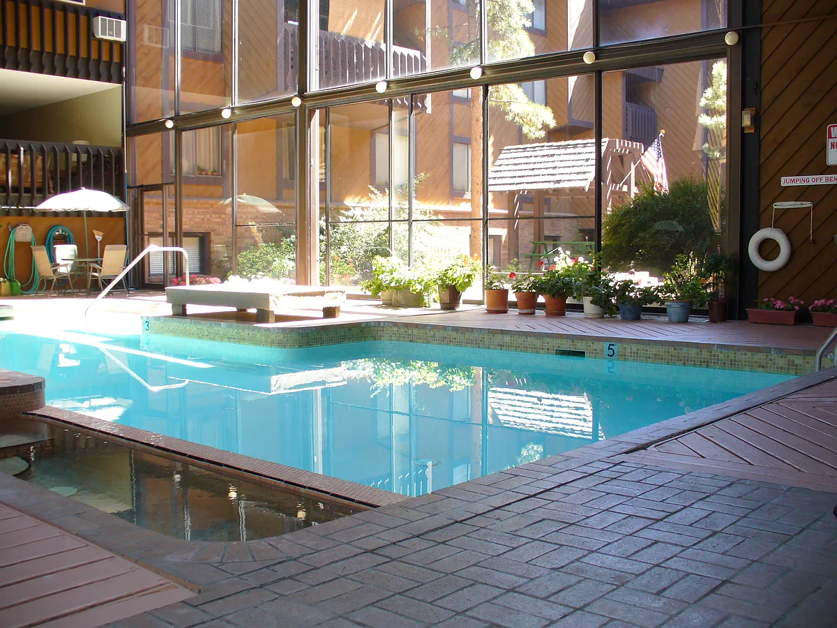 Building Photo - 935 Saturn Dr #2