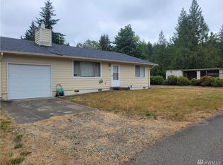 90 E Country Ln, Allyn, WA 98524