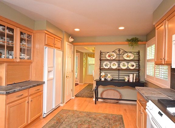 5th image of 9035 Gleneagle Dr #30