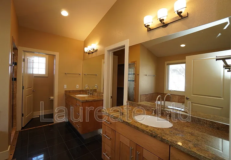 522 Milwaukee St — Photo 17