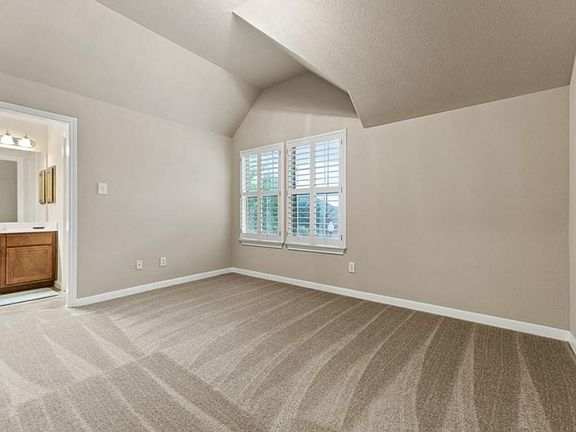 3rd image of 1121 Whitemoss Dr