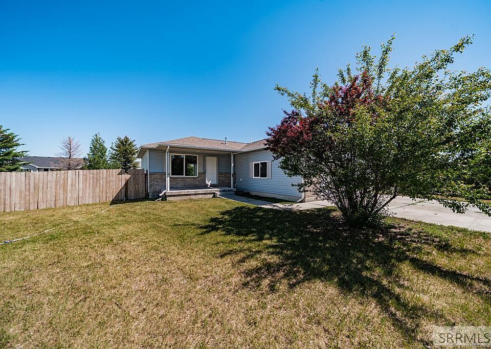 1st image of 3879 E Ash Ln