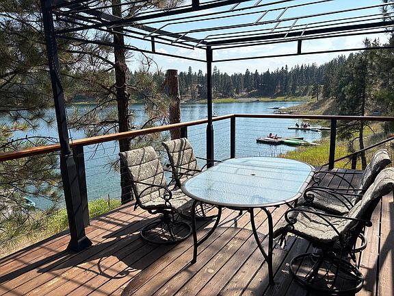 Outdoor Living/Dining Area