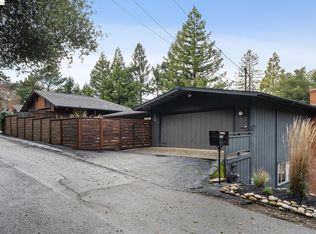 2975 Holyrood Dr, Oakland, CA 94611