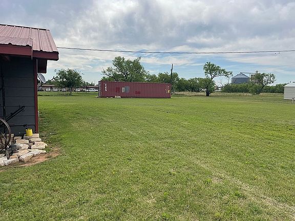 2nd image of 300 S Avenue C