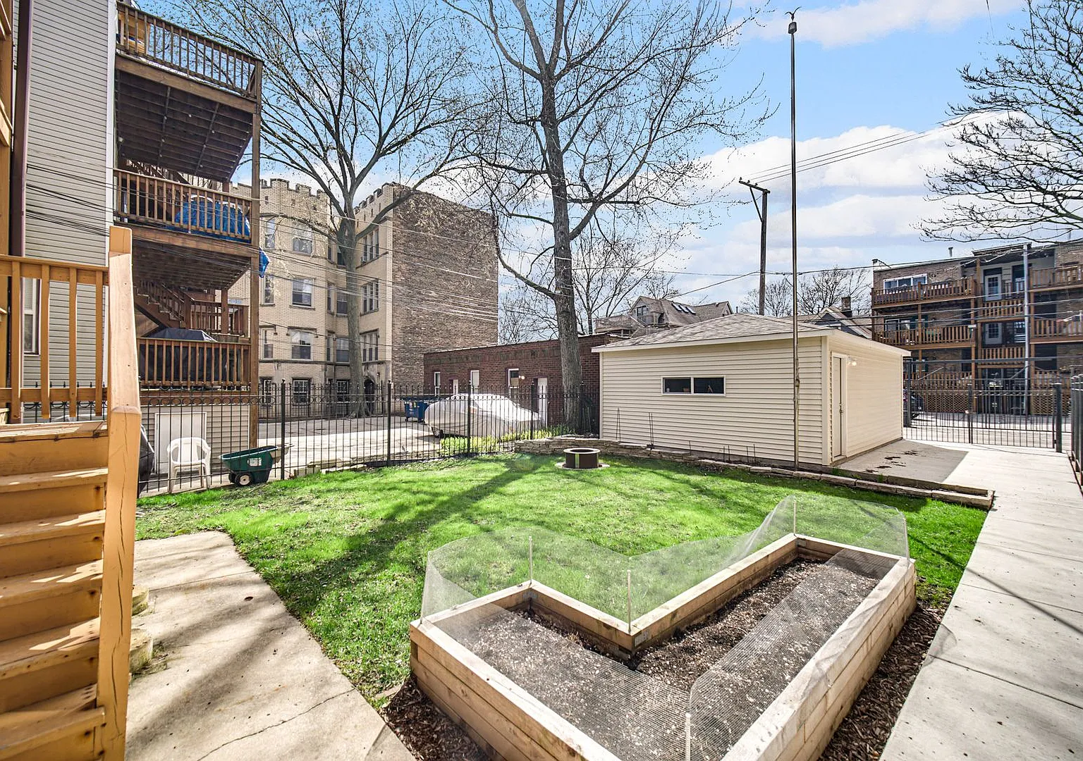 5052 N Wolcott Ave — Photo 2