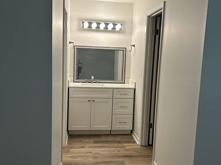 Master Vanity